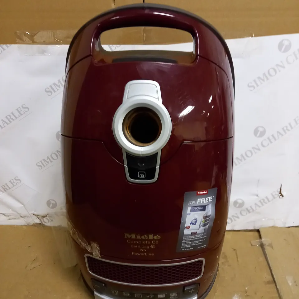 MIELE COMPLETE C3 CAT AND DOG PRO POWERLINE VACUUM CLEANER