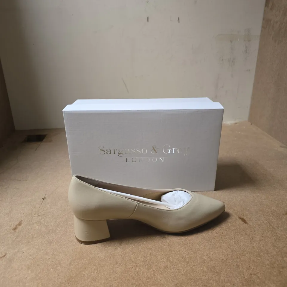 SARGASSO & GREY LONDON BEIGE LEATHER PUMPS – EUR SIZE 39 