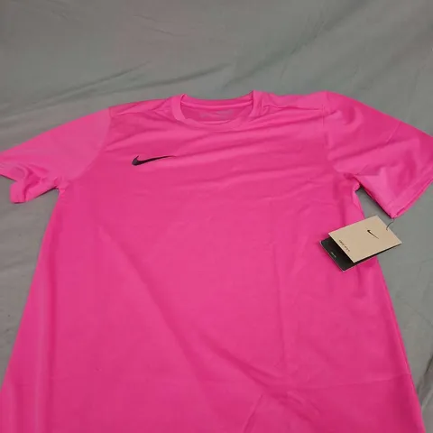 NIKE LOGO DRI-FIT CASUAL TEE SIZE M