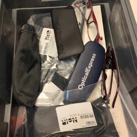 MIX OF APPROXIMATELY 15 SUNGLASSES/GLASSES INCLUDING RAY BANS, NOIR, RIVER ISLAND ETC.