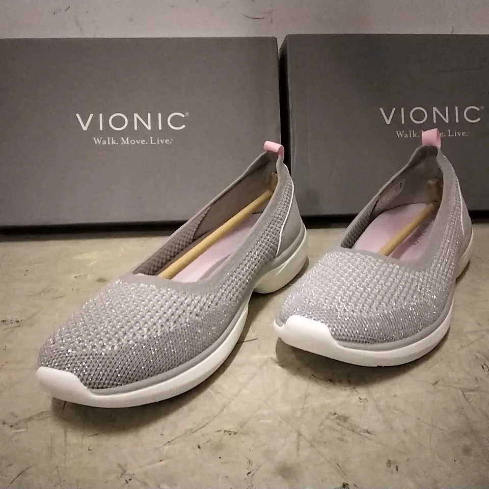 BOXED VIONIC BALLERINA, GREY , SIZE 7.5, 5 PAIRS