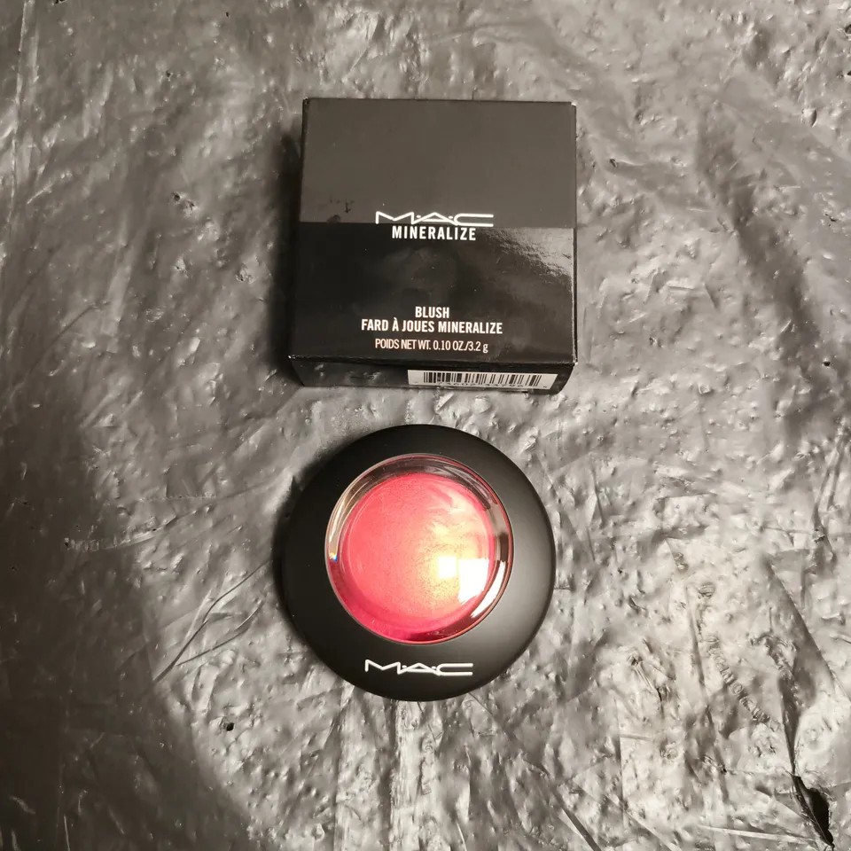 MAC MINERALIZE BLUSH – PETAL POWER – 3.2 G, BOXED