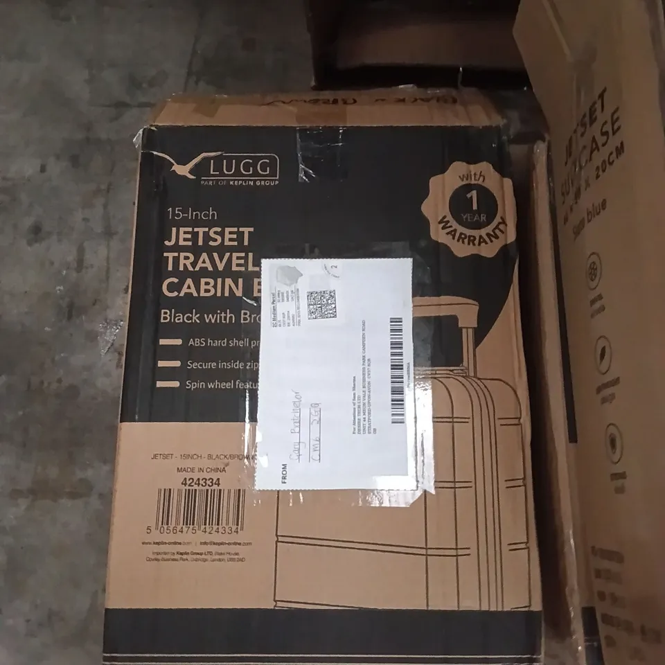  BOXED LUGG TRAVEL SUITCASE