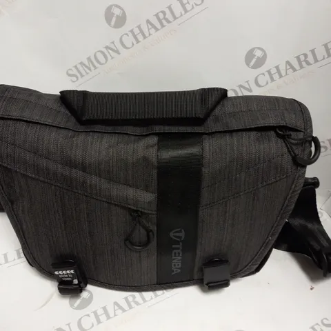 TENBA MESSENGER DNA 8 BAG - GRAPHITE