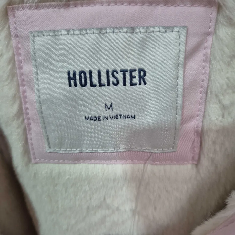 HOLLISTER PINK PUFFER JACKET – SIZE M (MEDIUM)