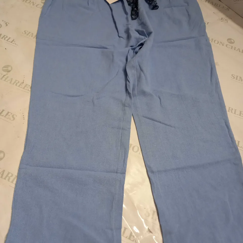 LARGE QUANTITY OF ASSORTED CLOTHING ITEMS TO INCLUDE - MAISON DE NIMES - EMELIA
