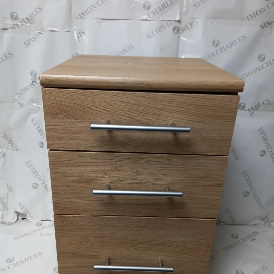 PRAGUE GRADUATED BEDSIDE CABINET NEW OAK ONE SIZE