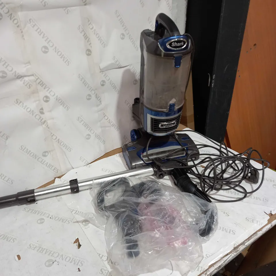 SHARK UPRIGHT VACUUM CLEANER