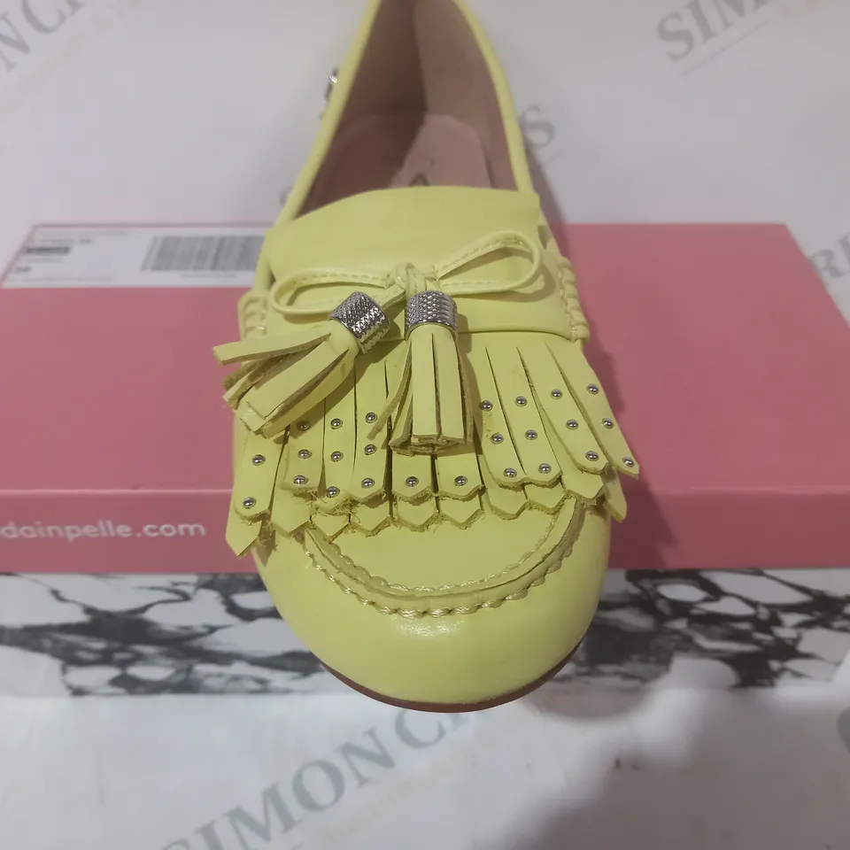 BOXED MODA IN PELLA ETHELIA LEATHER LOAFERS IN LEMON SIZE 7