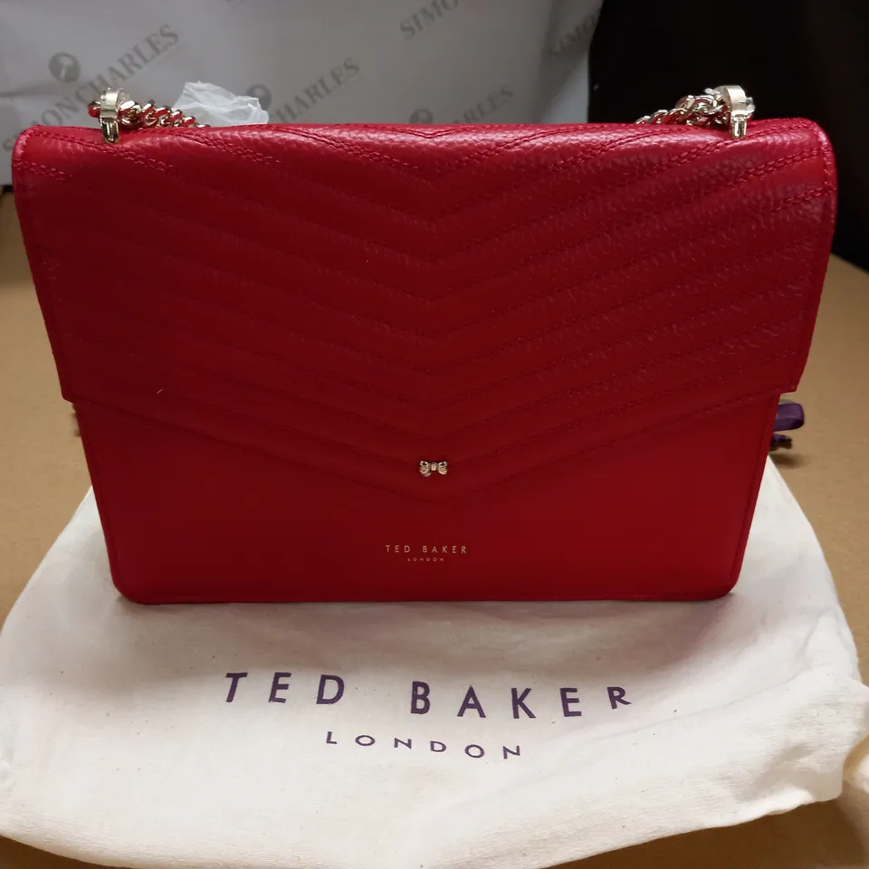 TED BAKER BOW DETAIL ENVELOPE BAG IN RED - 0/S