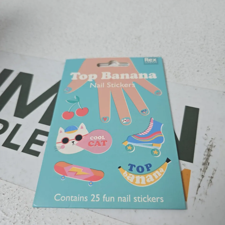 BOX OF APPROXIMATELY 12 ASSORTED HOUSEHOLD ITEMS INCLUDING ONO FIDGET SCROLLER , MOVE IT CAT & DOG GRANULES AND TOP BANANA NAIL STICKERS