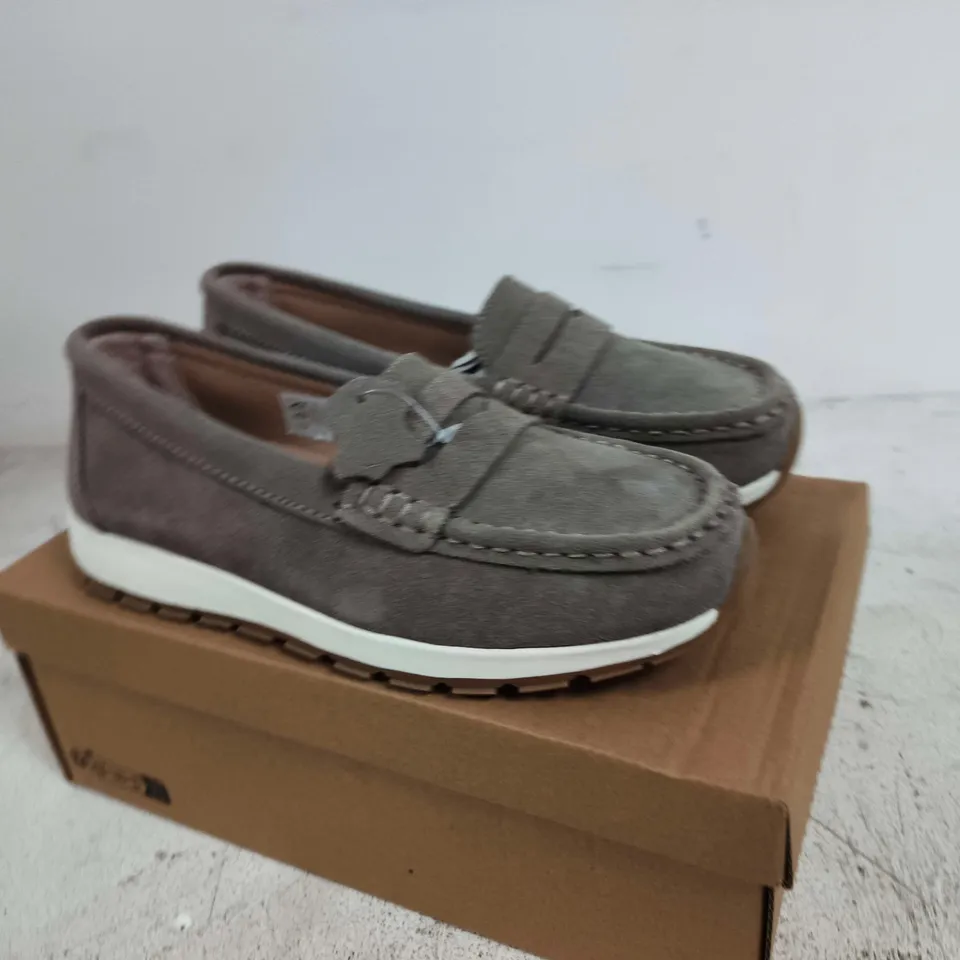BOXED PAIR OF JO & JOE SUEDE LOAFERS - UK SIZE 5