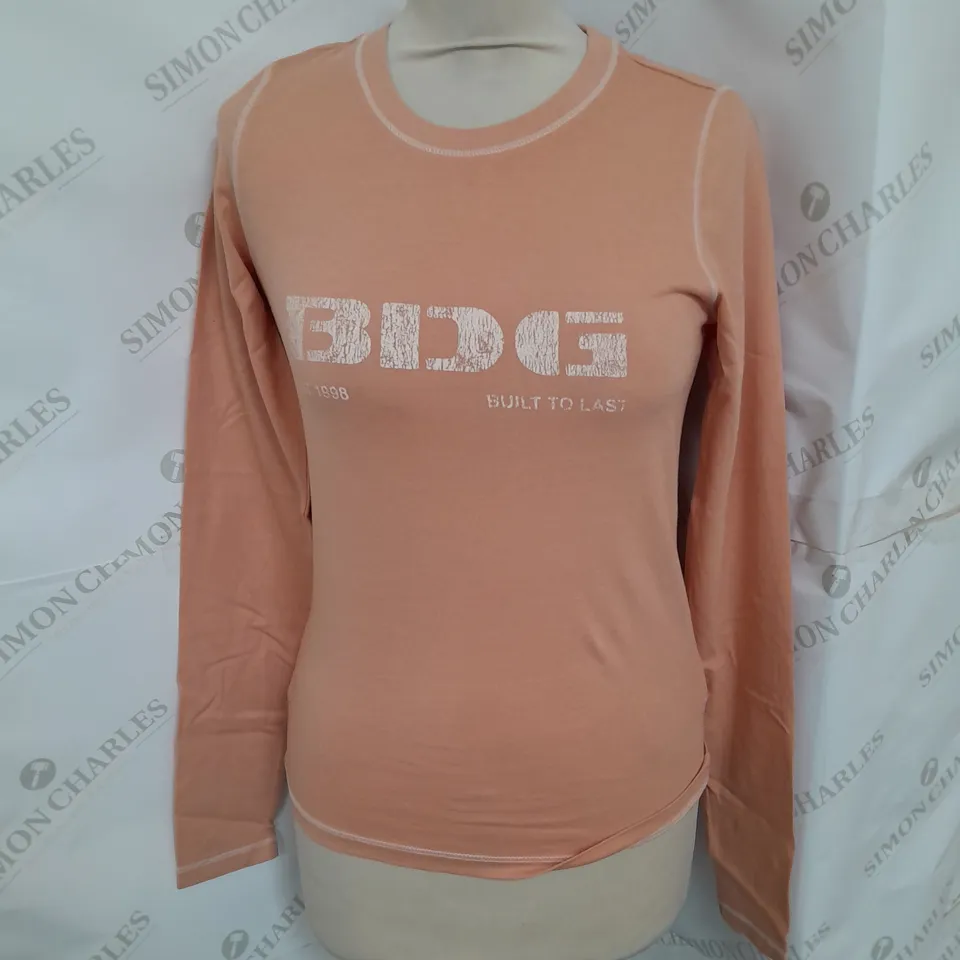 BDG LONG SLEEVE TOP IN PEACH SIZE SMALL