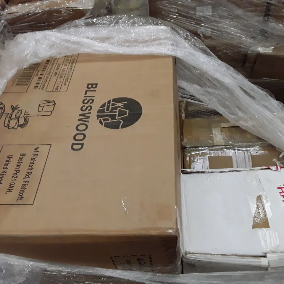 PALLET OF ASSORTED PRODUCTS INCLUDING OFFICE CHAIRS, CORNER DESK