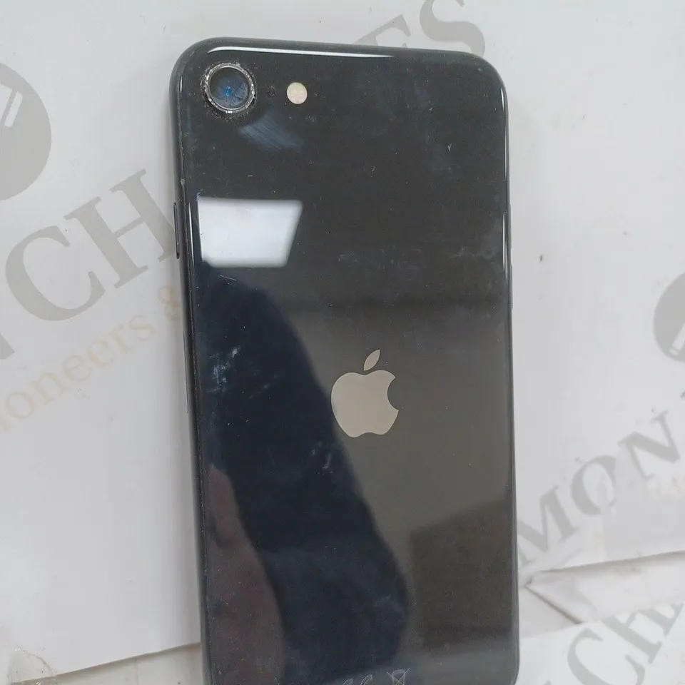 UNBOXED IPHONE 8 IN BLACK 