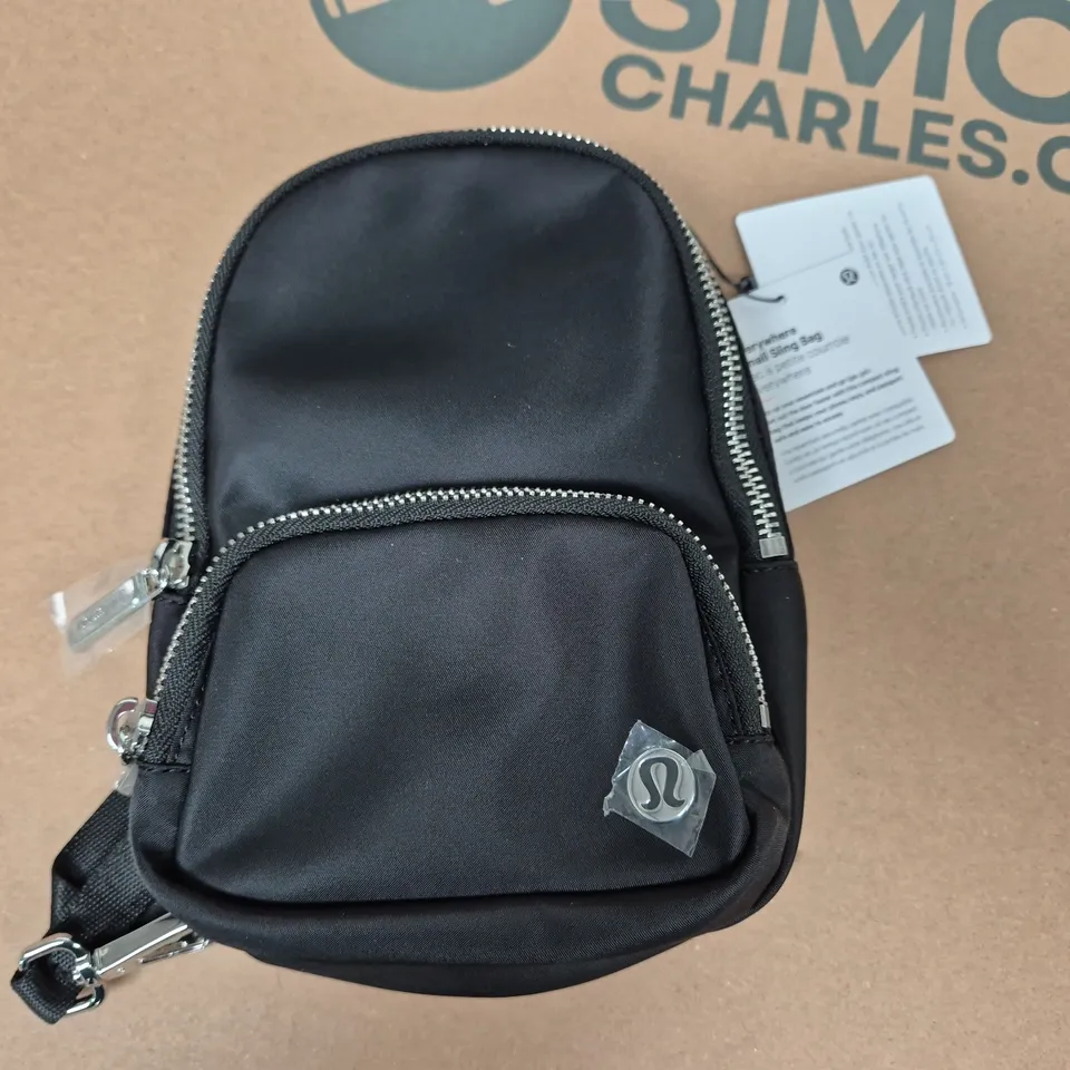 LULULEMON EVERYWHERE SMALL SLING BAG