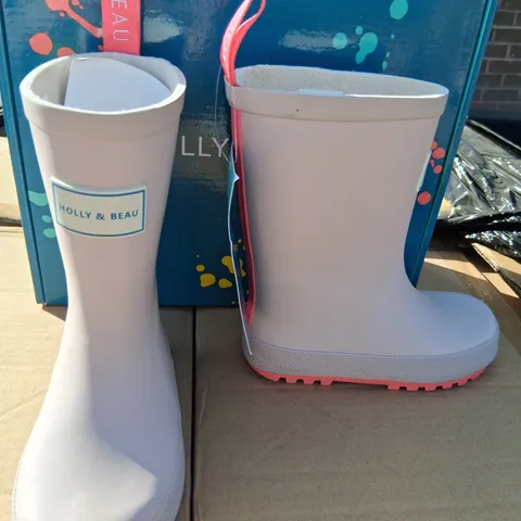 PALLET OF APPROXIMATELY 150 BOXED PAIRS OF ASSORTED HOLLY AND BEAU KIDS RAIN BOOTS