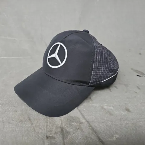 MERCEDES AMG PETRONAS FORMULA ONE TEAM CAP