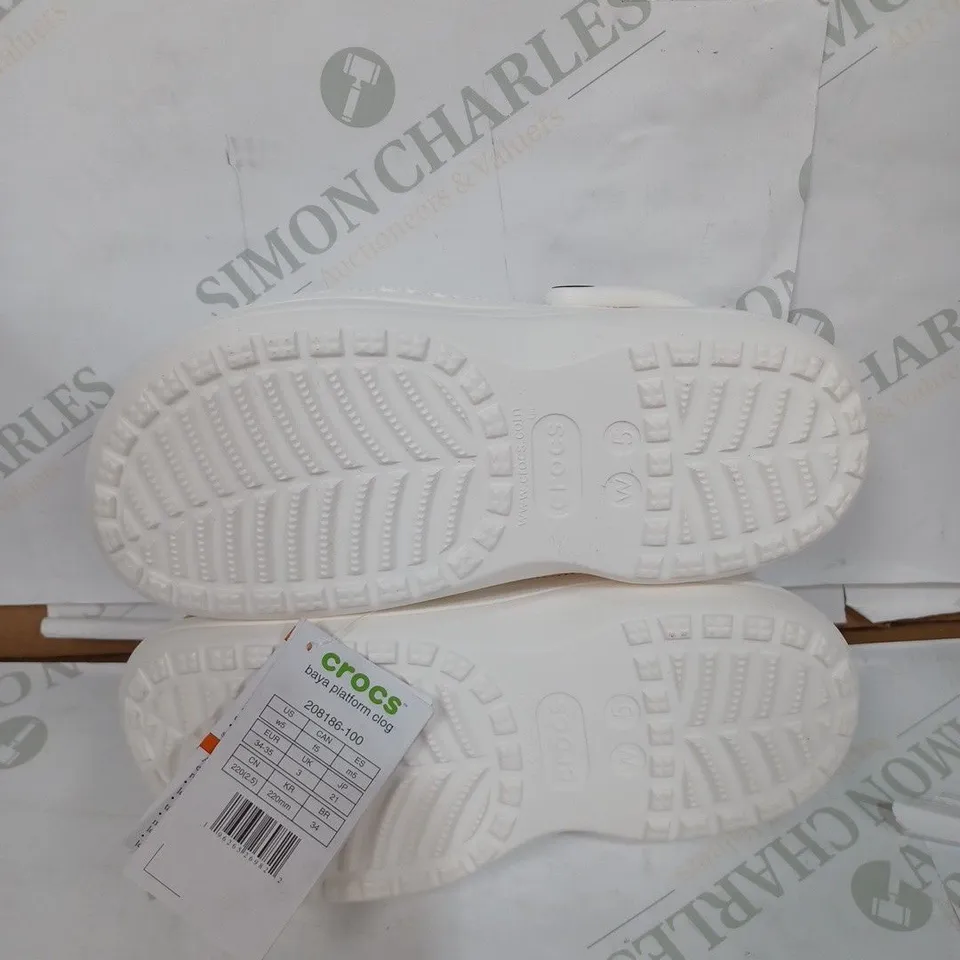 PAIR OF WOMEN'S CROCS BAYA PLATFORM CROCS - WHITE / SIZE: 5 UK 