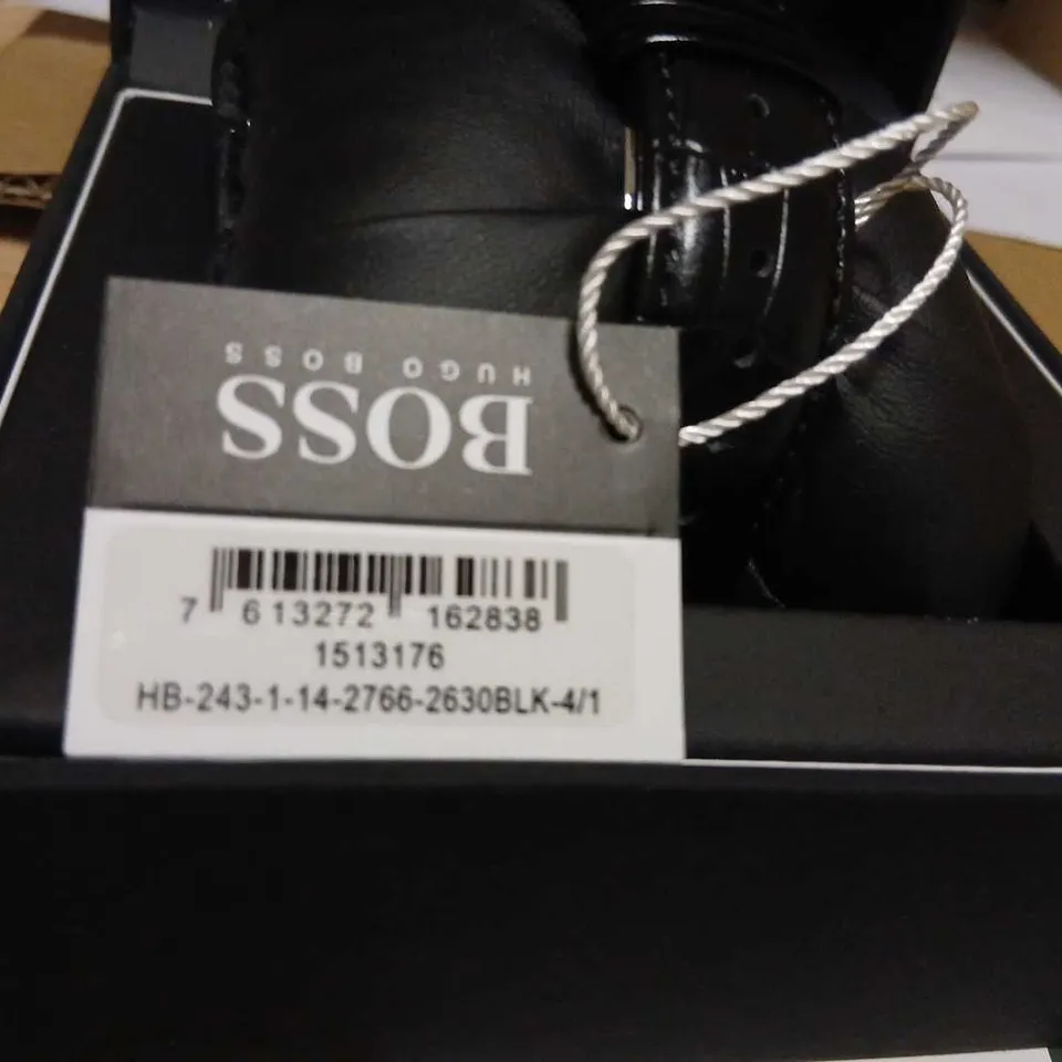 HUGO BOSS CHRONOGRAPH WATCH – BLUE DIAL, GOLD-TONE BEZEL, LEATHER STRAP