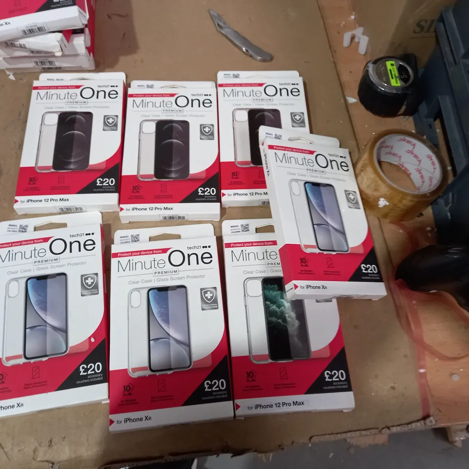 LOT OF 7 TECH 21 MINUTE ONE CLEAR IPHONE XR, IPHONE 12 PRO MAX CASES