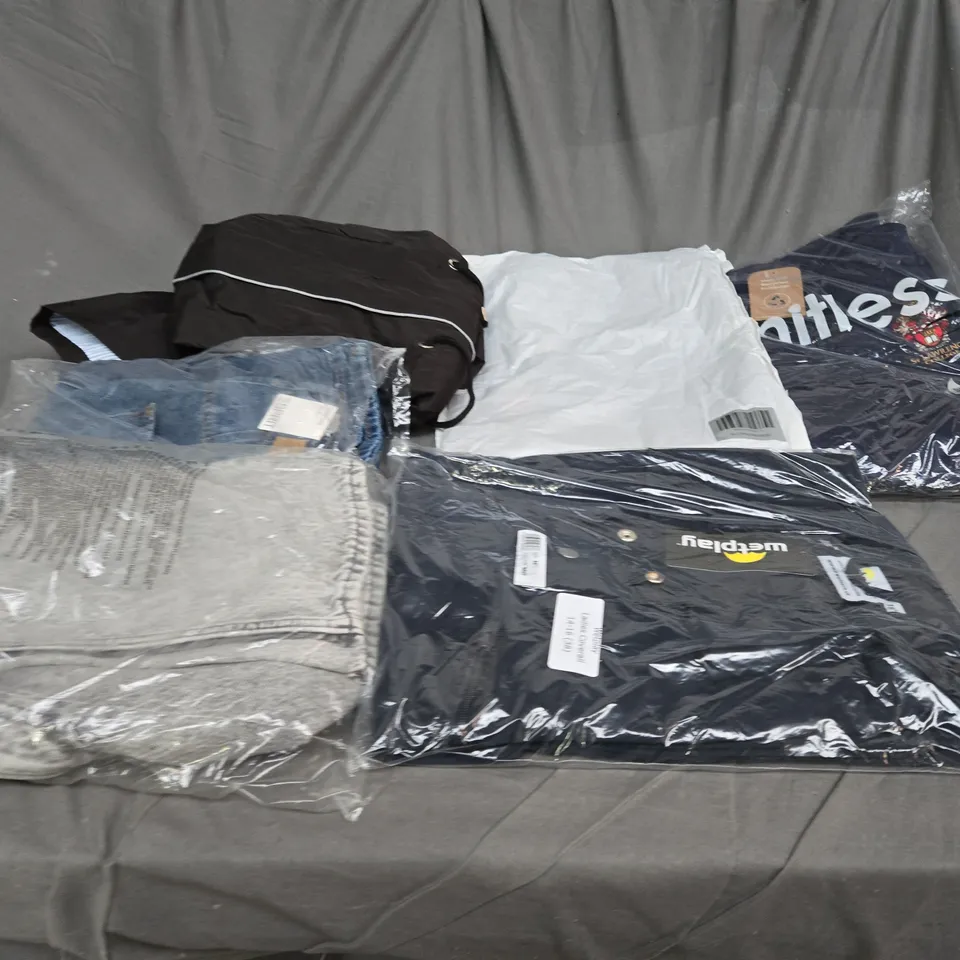 BOX OF ASSORTED CLOTHING ITEMS IN VARIOUS COLOURS, STYLE AND SIZES 