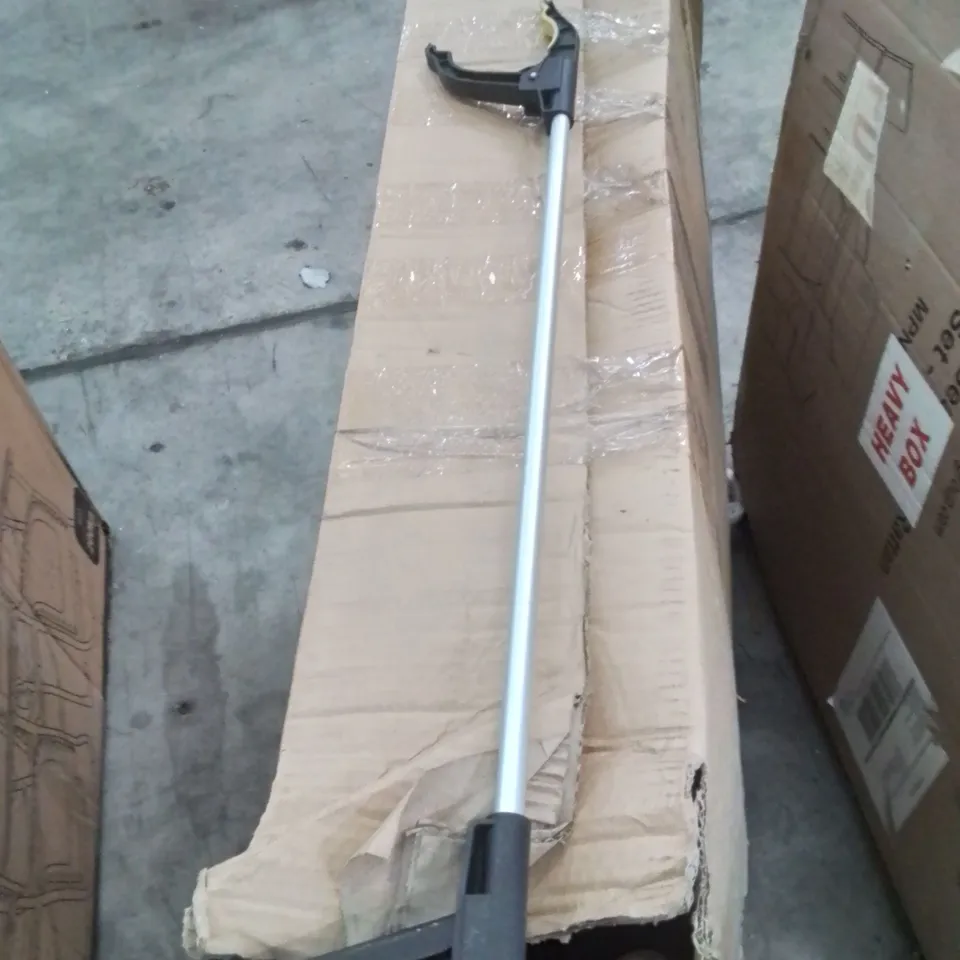 BOX CONTAINING LARGE AMOUNT OF LITTER PICKERS