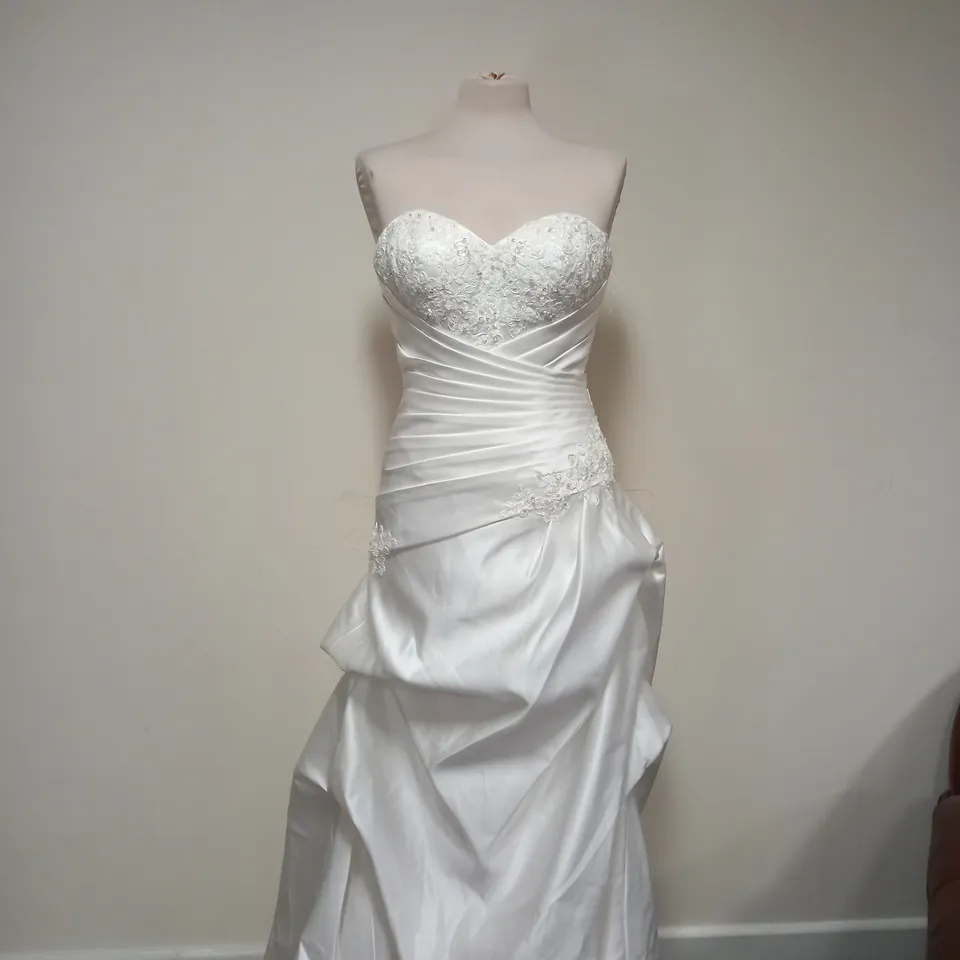 BERKETEX EMILY FOX WHITE & PEARL WEDDING DRESS - SIZE 10