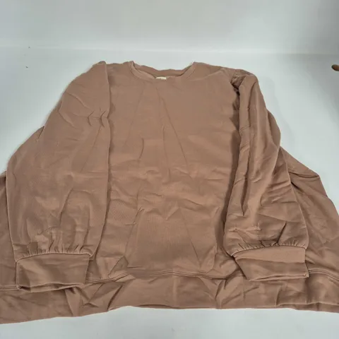 APPROXIMATELY 30 ASSORTED AMAZON WOMENS JUMPERS IN BROWN 