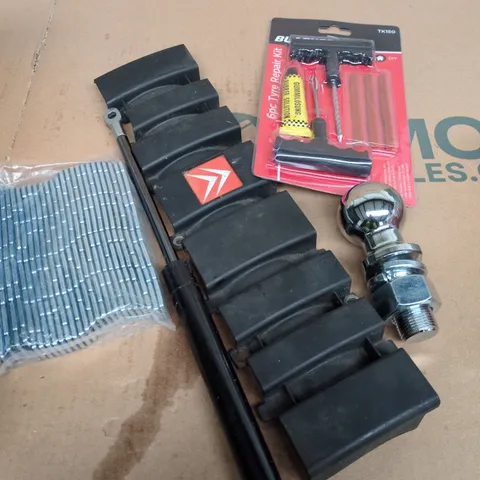 APPROXIMATELY 10 ASSORTED VEHICLE PARTS/ACCESSORIES TO INCLUDE WHEEL BEARING WEIGHTS, TYRE REPAIR KIT, CHARGING CABLE ETC