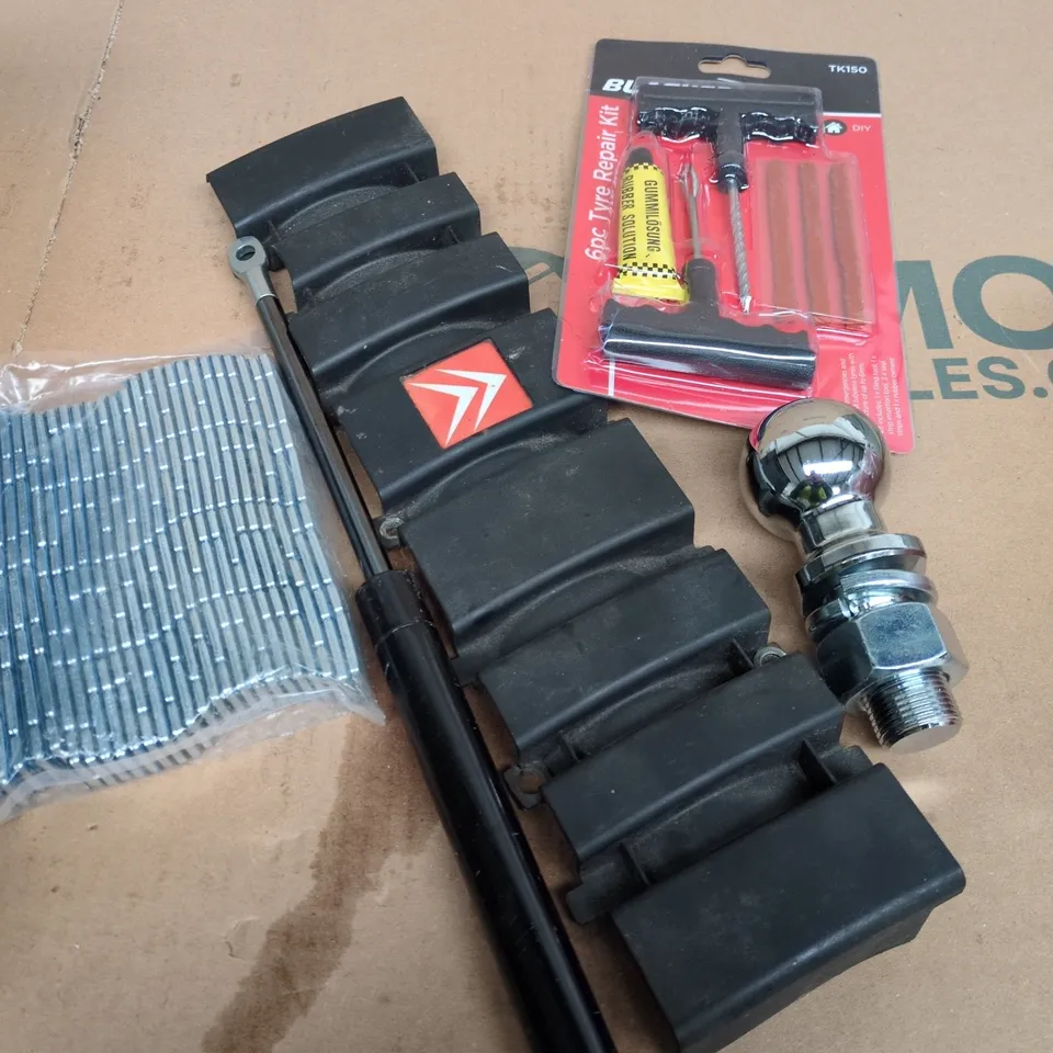 APPROXIMATELY 10 ASSORTED VEHICLE PARTS/ACCESSORIES TO INCLUDE WHEEL BEARING WEIGHTS, TYRE REPAIR KIT, CHARGING CABLE ETC