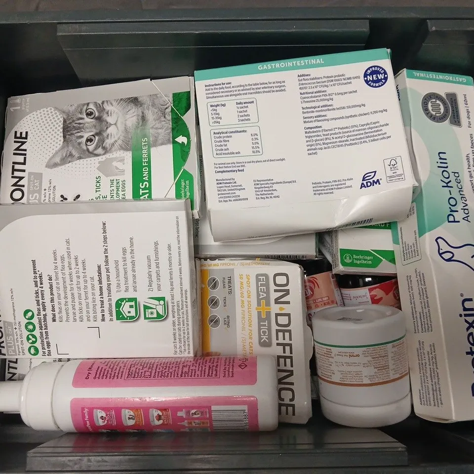 APPROXIMATELY 15 ASSORTED PET SUPPLIES & MEDICATION TO INCLUDE ON DEFENCE FLEA TICK, PROTEXIN PRO-KOLIN ENTEROGENIC, FRONTLINE PLUS, ETC