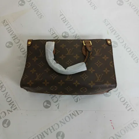 LOUIS VUITTON SMALL CLUTCH BAG