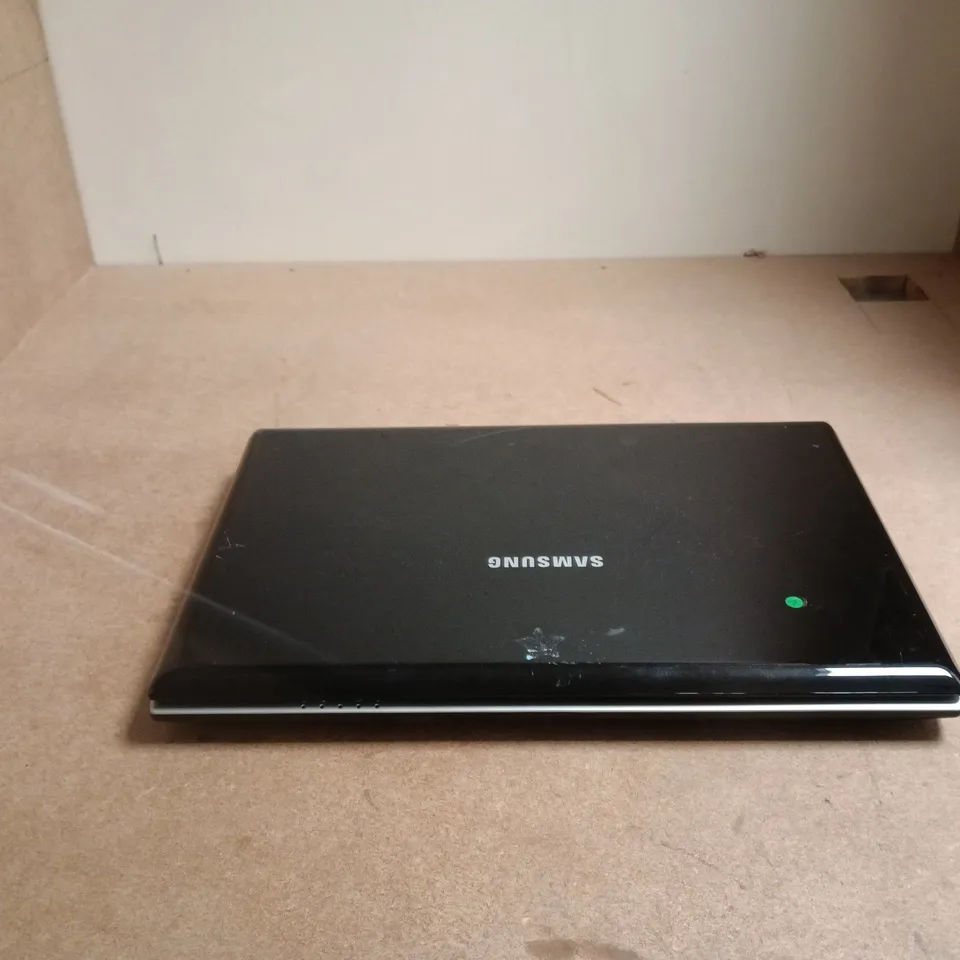 SAMSUNG NP-R519 LAPTOP