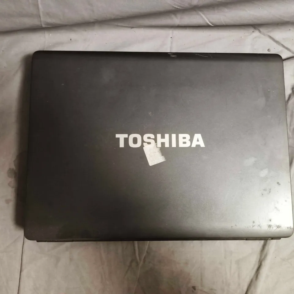 TOSHIBA SATELLITE L300 LAPTOP – PSLB8E-060007EN