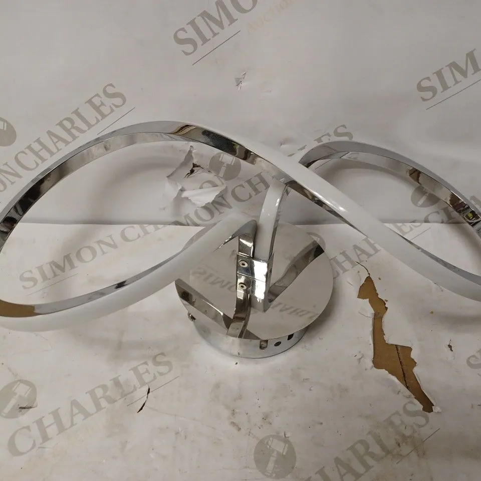 LED WALL/CEILING LIGHT
