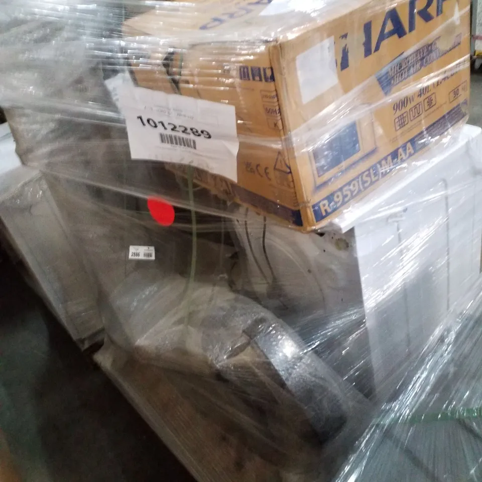 PALLET OF APPROXIMATELY 5 UNPROCESSED RAW RETURN HOUSEHOLD AND ELECTRICAL GOODS TO INCLUDE;