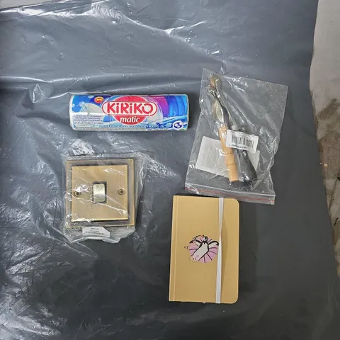 APPROXIMATELY 15 ASSORTED HOUSEHOLD ITEMS TO INCLUDE NOTEPAD, LIGHT SWITCH, SEWING TRACER, DETERGENT TABLETS  