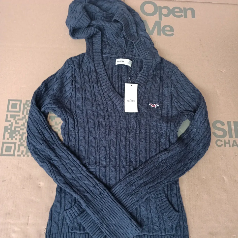 HOLLISTER CABLE-KNIT V-NECK HOODED SWEATER IN NAVY SIZE XS