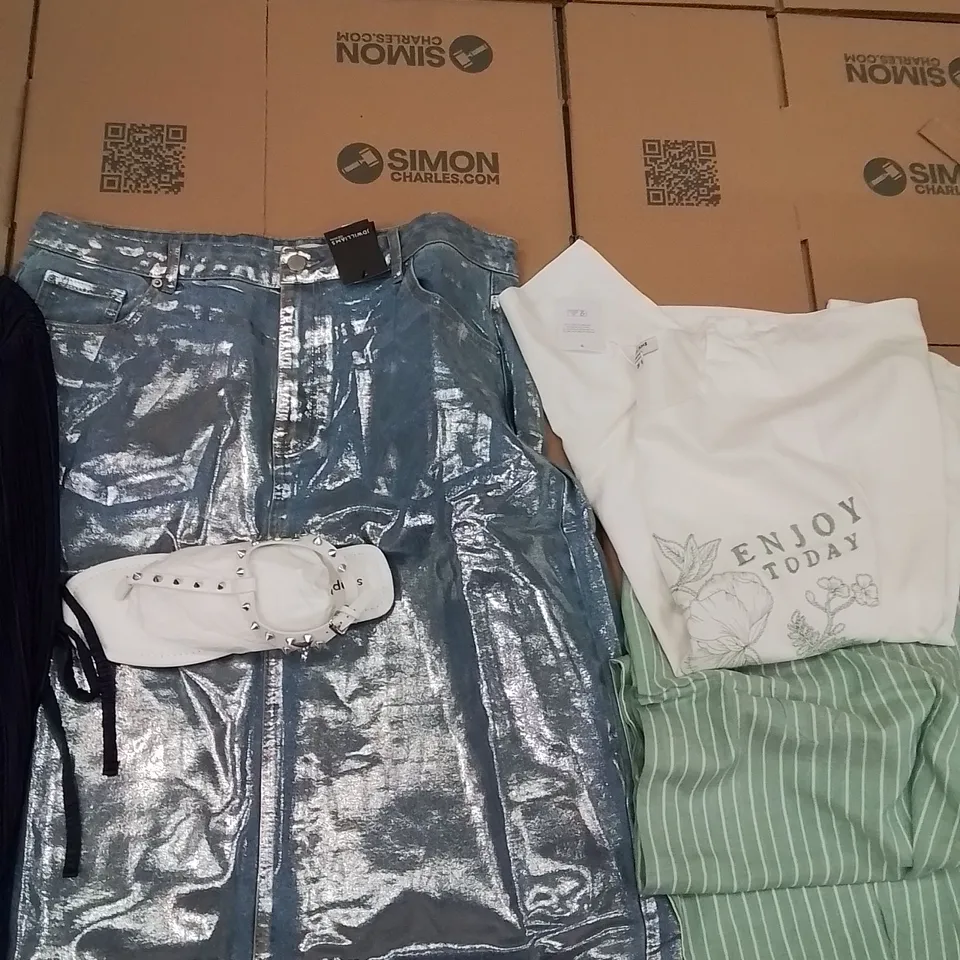 PALLET OF BRAND NEW WOMENS QUALITY DESIGNER CLOTHES APPROXIMATELY 100  TO INCLUDE; TOPS, SKIRTS, PYJAMAS ,SANDALS ETC