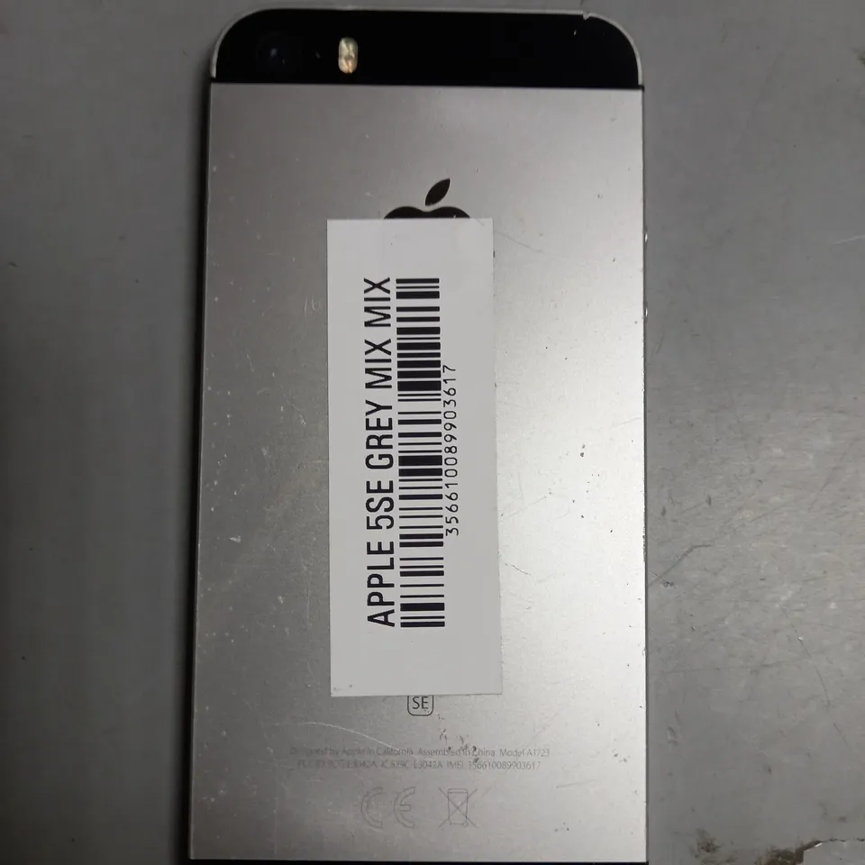 UNBOXED APPLE IPHONE 5SE GREY