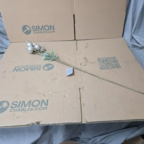 BOX OF APPROXIMATELY 11 X GISELA GRAHAM SILVER FLOWER DECORATIONS 
