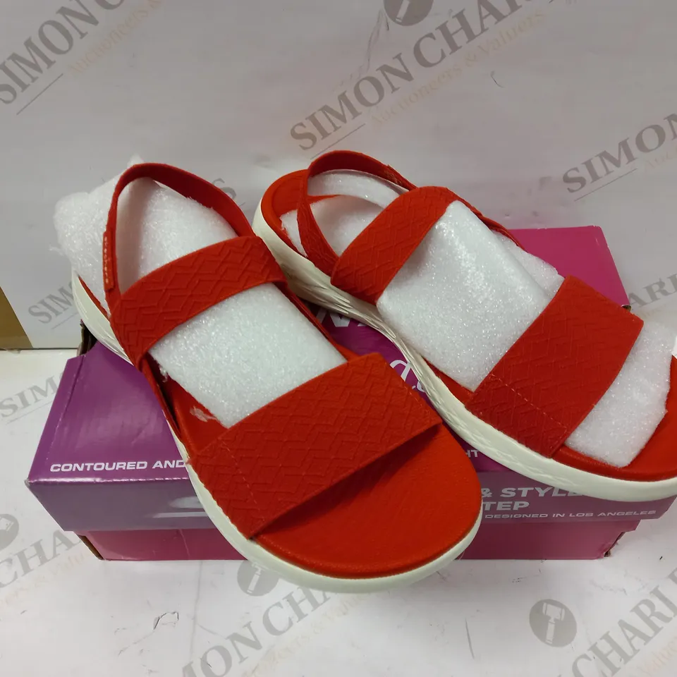 BRAND NEW SKECHERS ON THE GO 600 GIRLS TRIP STRETCH FIT GORE SLINGBACK SANDAL IN RED - SIZE 5