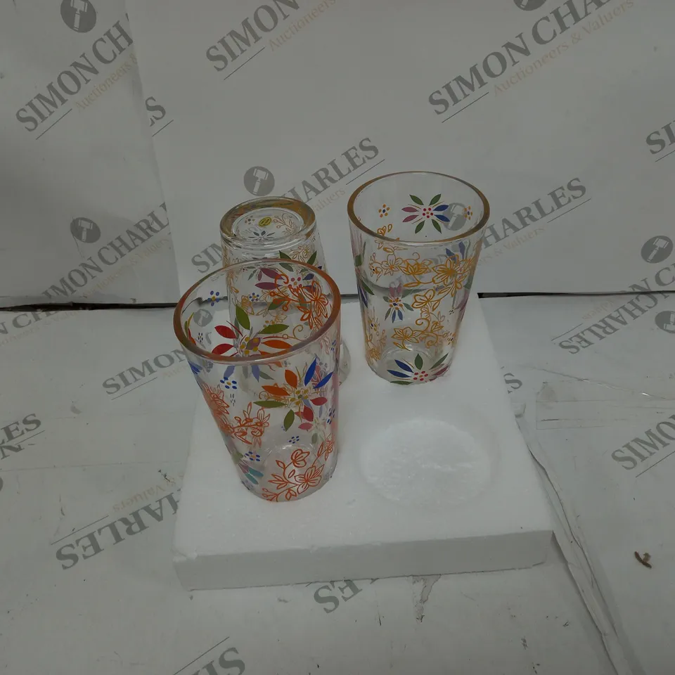SET OF 3 FLOWER DETAILED GLASSES 
