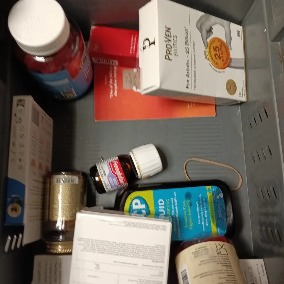 APPROXIMATELY 15 ASSORTED VITAMIN/HEALTH AID PRODUCTS TO INCLUDE TURMERIC, VIVISCAL, MULTI VITAMINS ETC 
