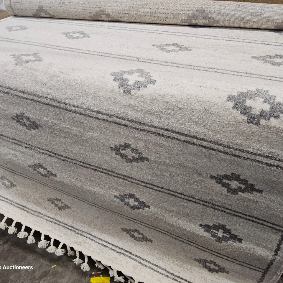 SERENITY POWER LOOM GREY/ BEIGE RUG 5' 3" × 7' 3"