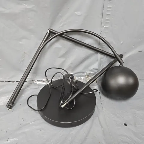 EVERYDAY OCTAVE FLOOR LAMP