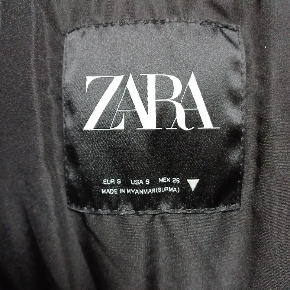 ZARA BLACK PADDED COAT- EUR SMALL