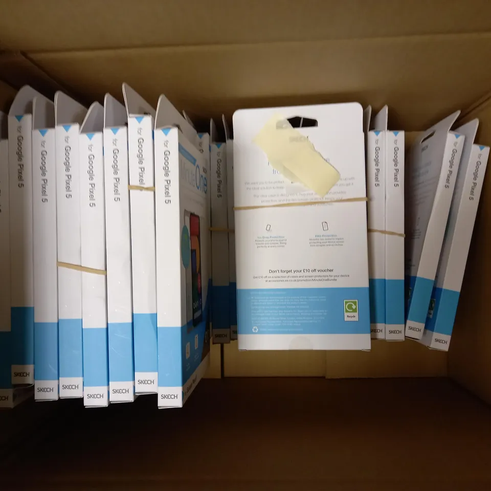BOX OF APPROX 30 SKECH MINUTE ONE PHONE CASE AND SCREEN PROTECTOR FOR ASSORTED PHONES