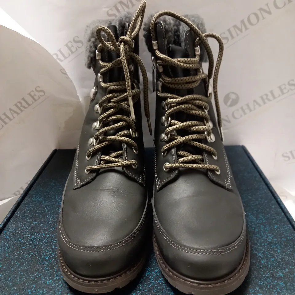 EMU AUSTRAILIA OKAB WATERPROOF BLACK BOOTS - SIZE 5